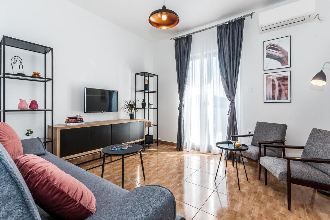 Apartments Tanya Шибеник Экстерьер фото